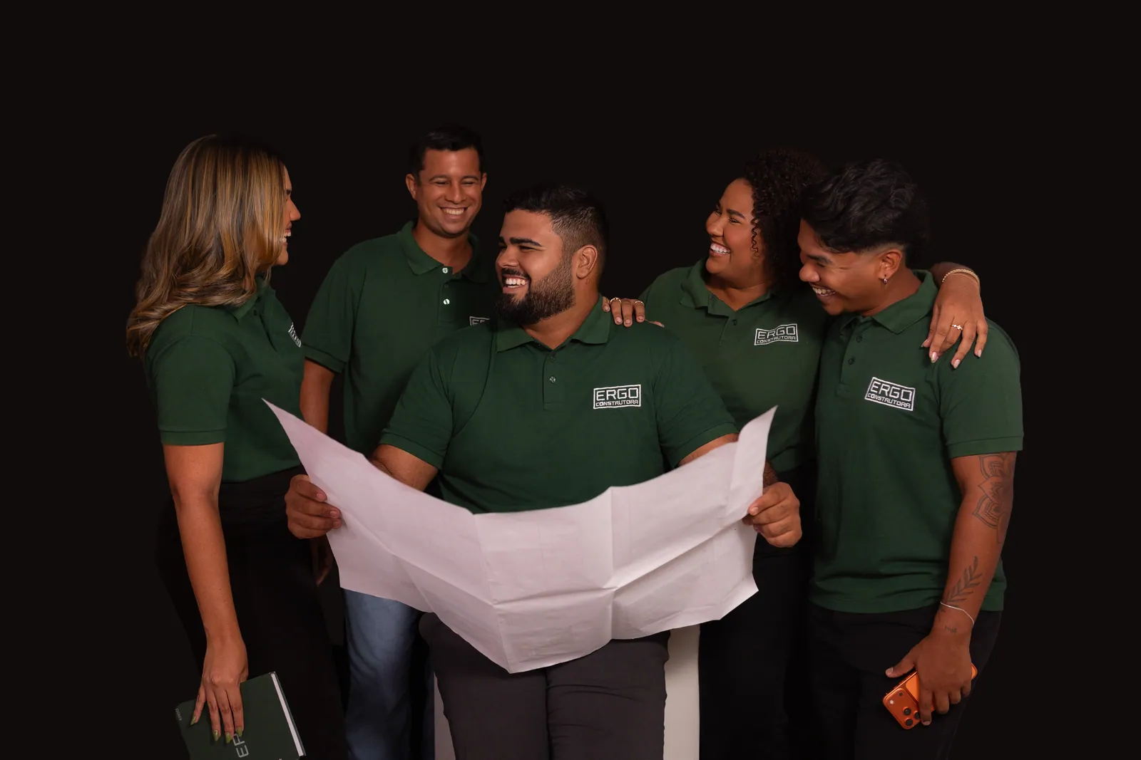 Equipe da Ergo Construtora reunida em Maragogi, Alagoas