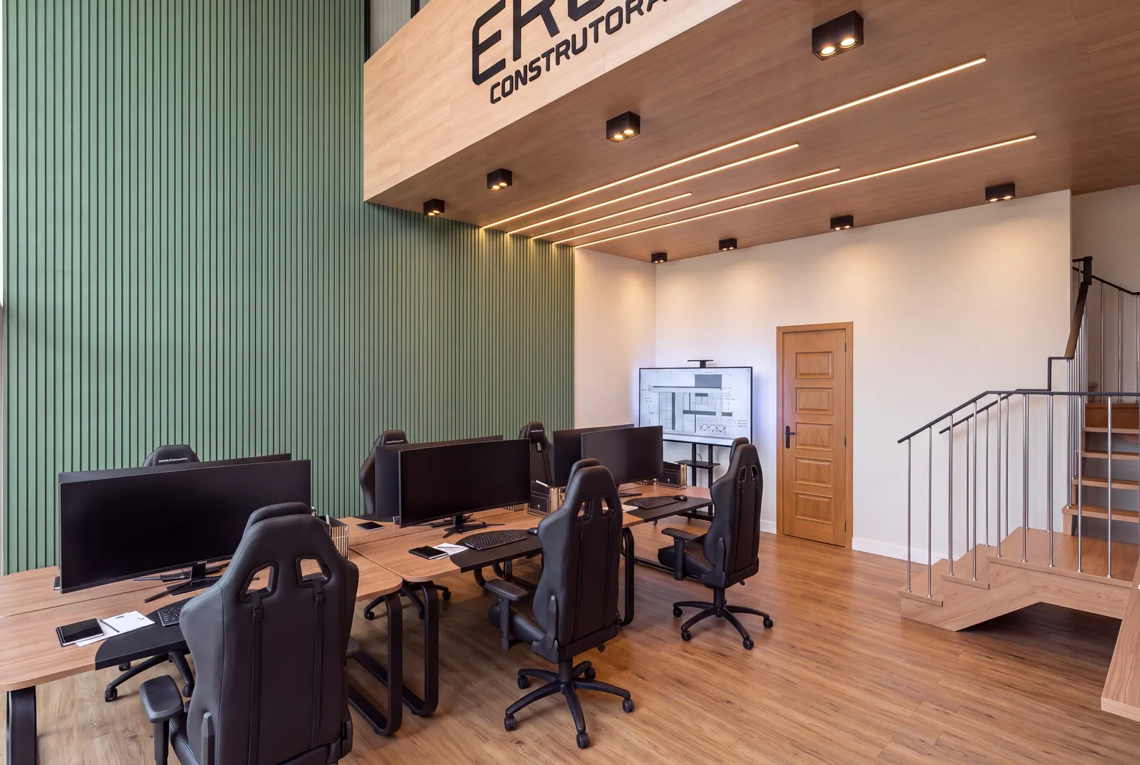 Equipe de projetos da Ergo Construtora em Maragogi